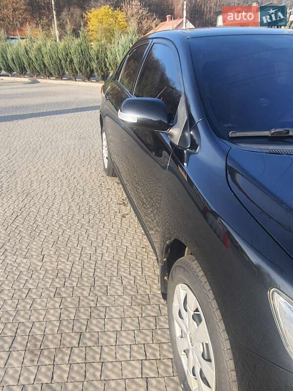 Седан Toyota Corolla 2011 в Полтаві