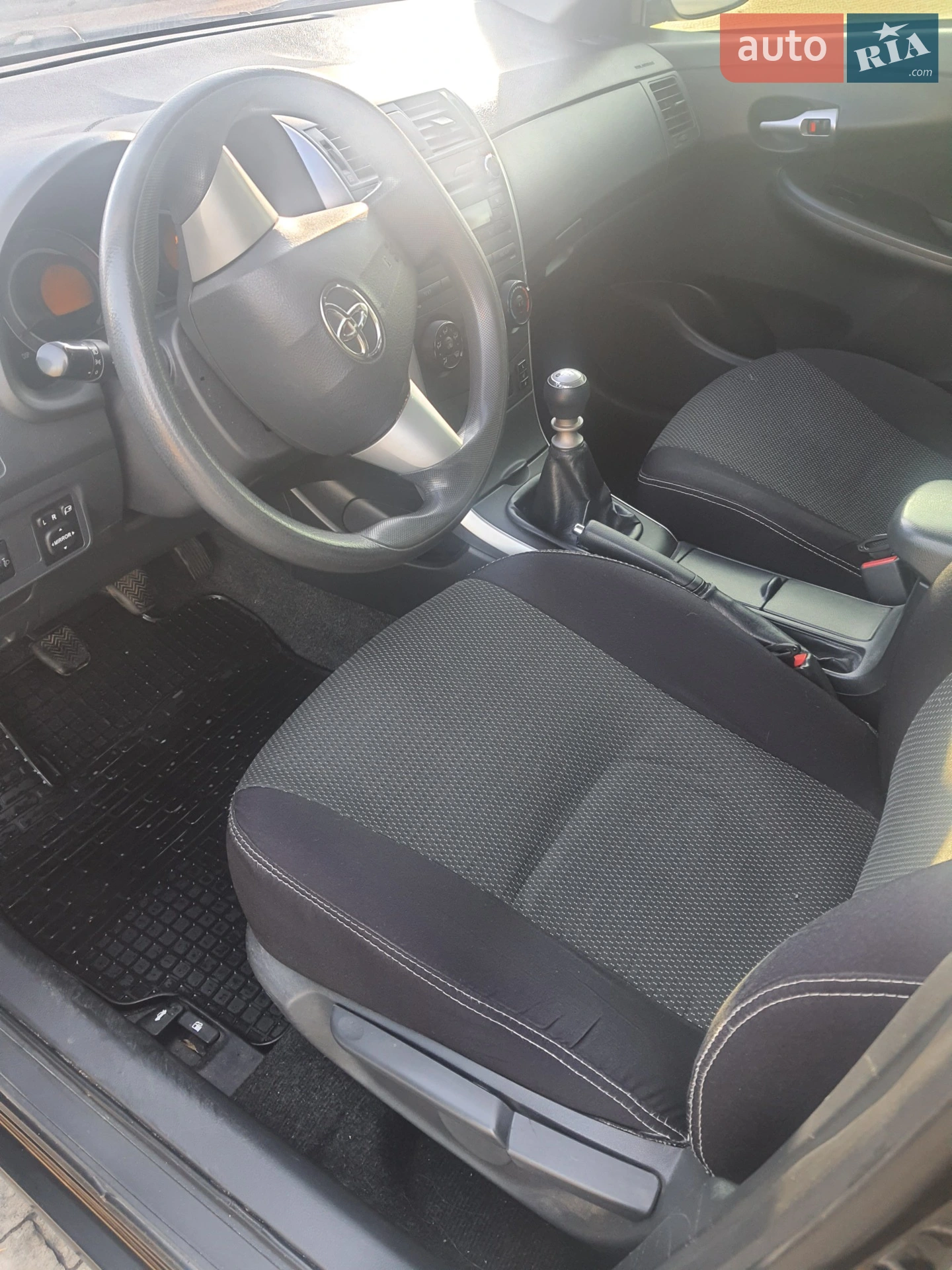 2011 Toyota Corolla - мініатюра 18