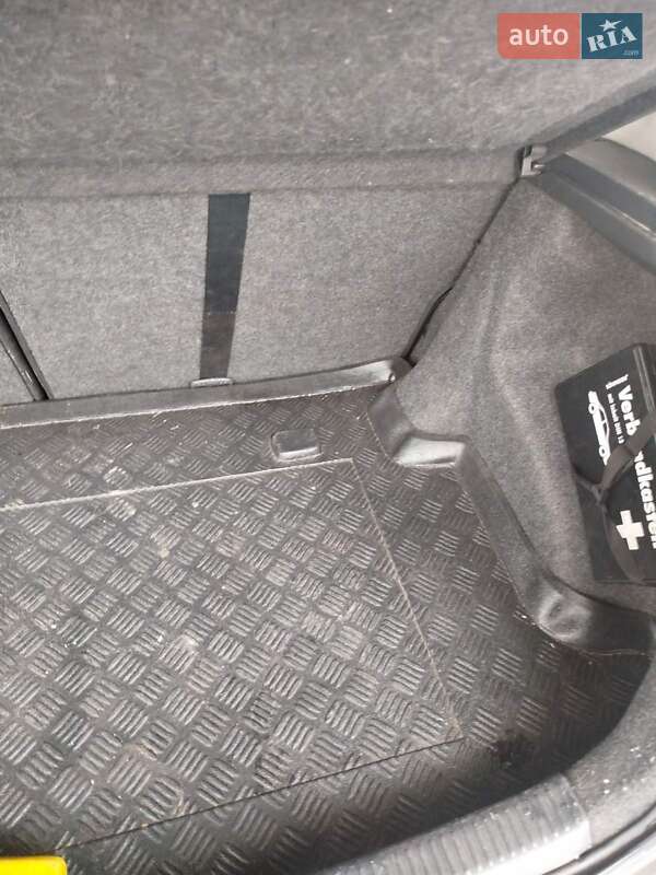 Хетчбек Toyota Corolla 2005 в Луцьку фото 9 Хетчбек Toyota Corolla 2005 в Луцьку