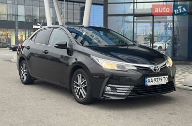 Седан Toyota Corolla 2018 в Киеве