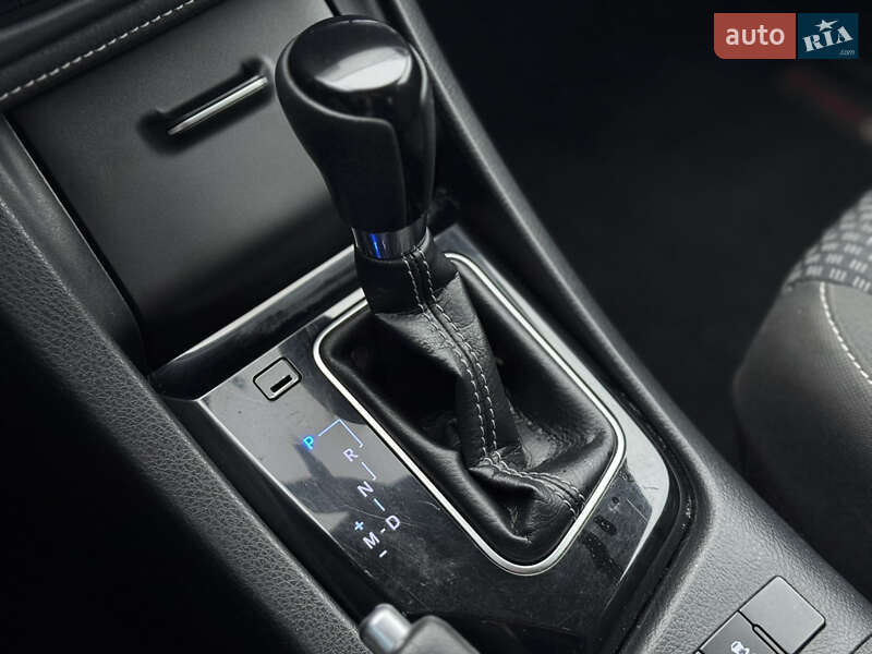 Седан Toyota Corolla 2018 в Киеве