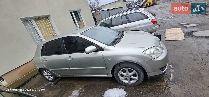Хетчбек Toyota Corolla 2005 в Луцьку