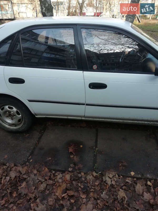 Ліфтбек Toyota Corolla 1992 в Кривому Розі фото 4 Ліфтбек Toyota Corolla 1992 в Кривому Розі
