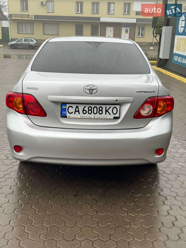 Седан Toyota Corolla 2008 в Жашківу