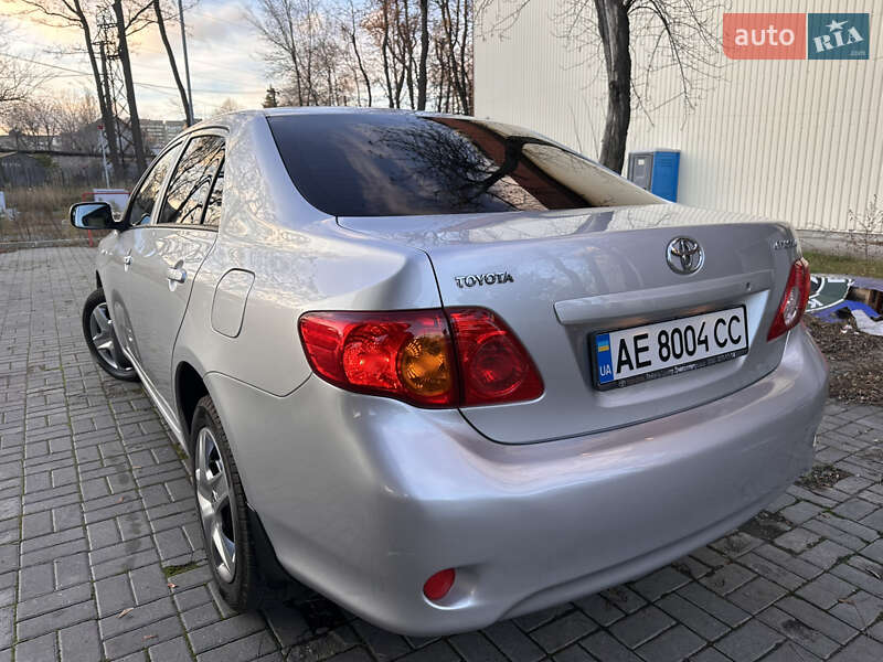 Седан Toyota Corolla 2007 в Днепре