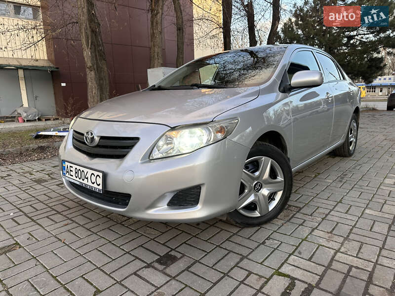 Седан Toyota Corolla 2007 в Днепре