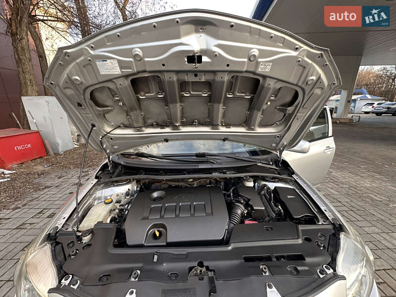 Седан Toyota Corolla 2007 в Днепре