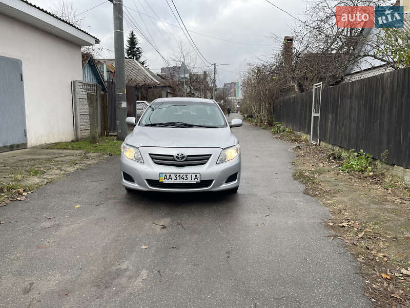 Седан Toyota Corolla 2008 в Києві