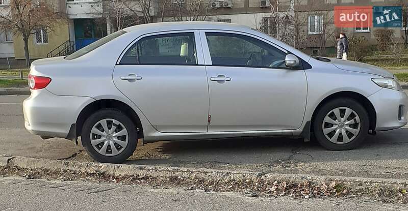 Седан Toyota Corolla 2010 в Києві