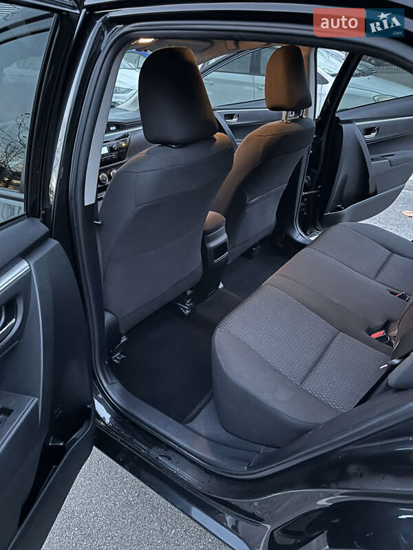 Седан Toyota Corolla 2014 в Києві