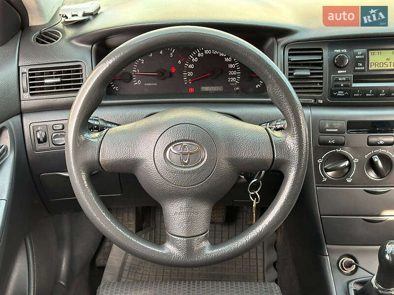 Хетчбек Toyota Corolla 2005 в Одесі