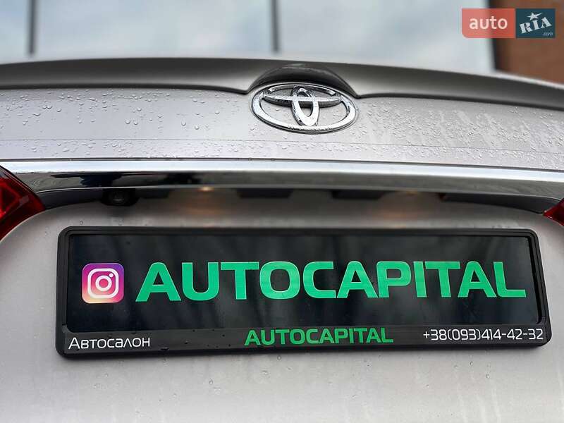 Седан Toyota Corolla 2017 в Киеве