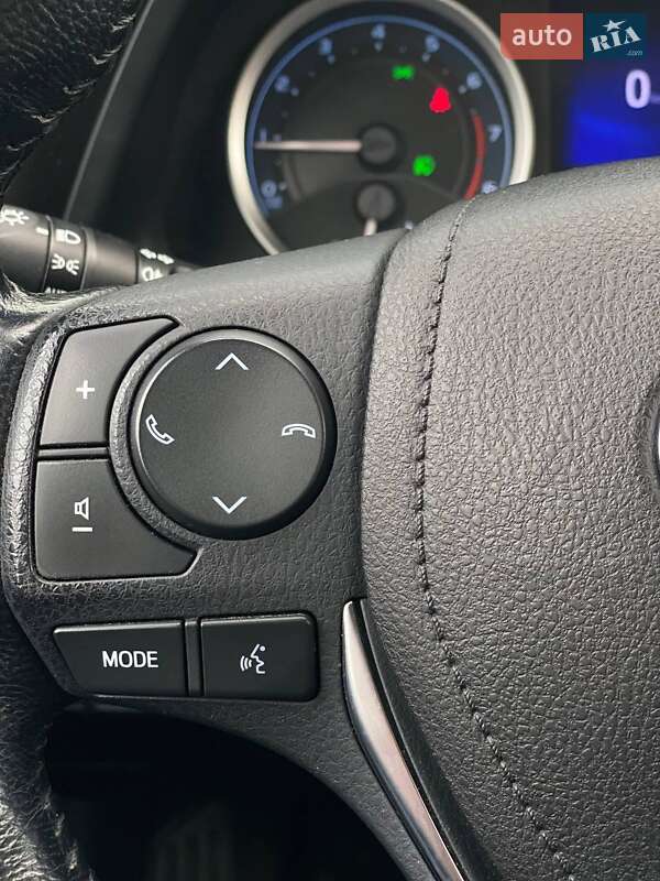 Седан Toyota Corolla 2017 в Киеве