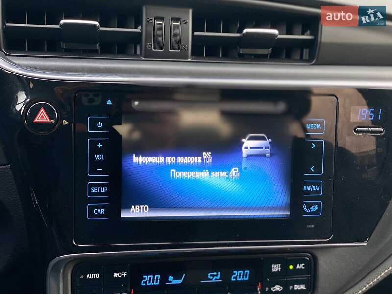 Седан Toyota Corolla 2017 в Киеве