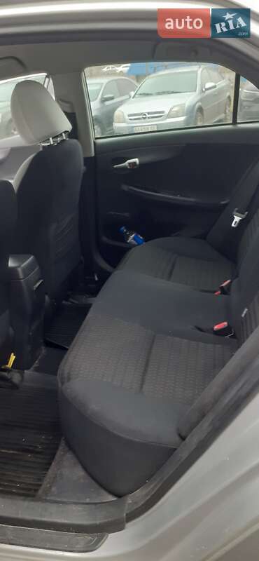 Седан Toyota Corolla 2010 в Києві