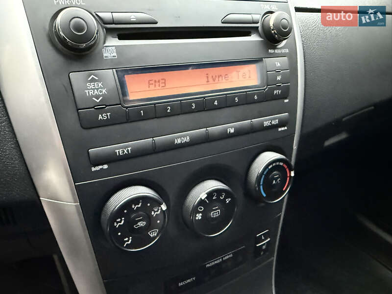 Седан Toyota Corolla 2011 в Рівному