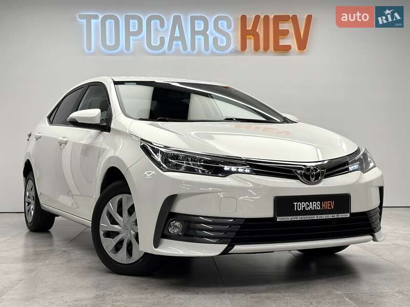 Седан Toyota Corolla 2017 в Києві