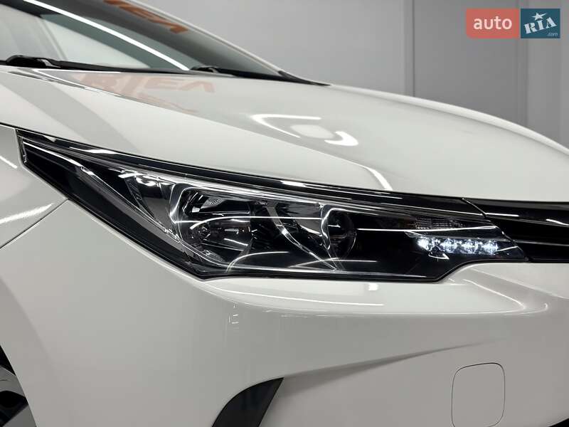 Седан Toyota Corolla 2017 в Києві