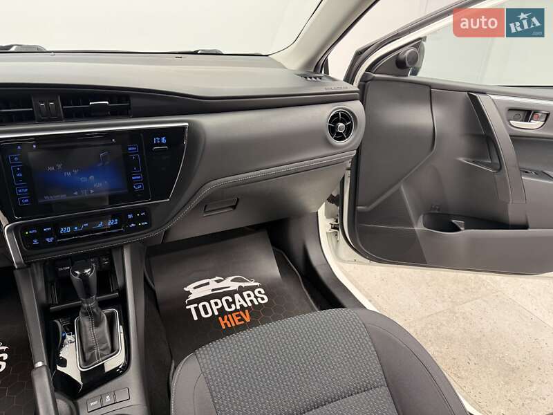 Седан Toyota Corolla 2017 в Києві