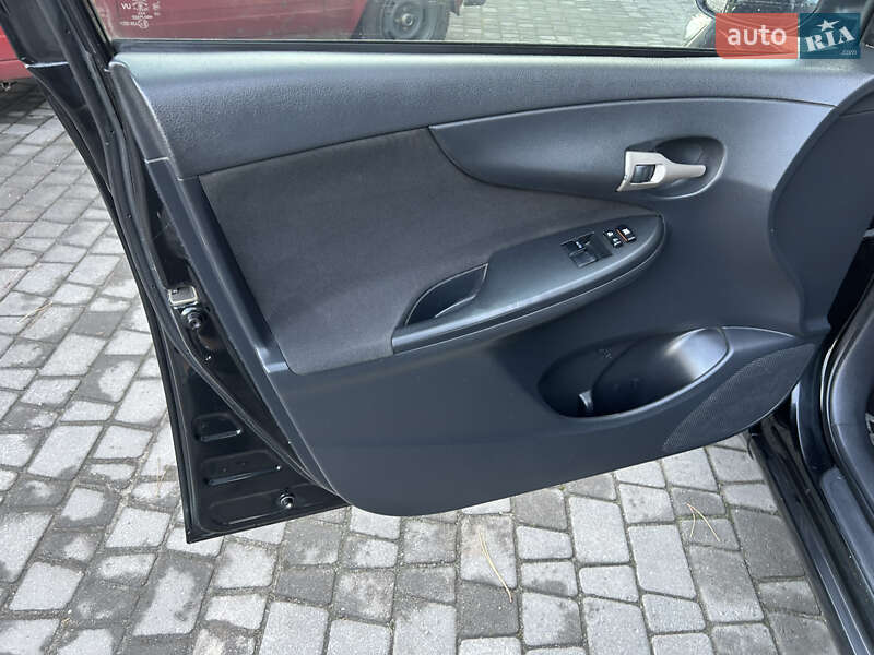 Седан Toyota Corolla 2008 в Дніпрі