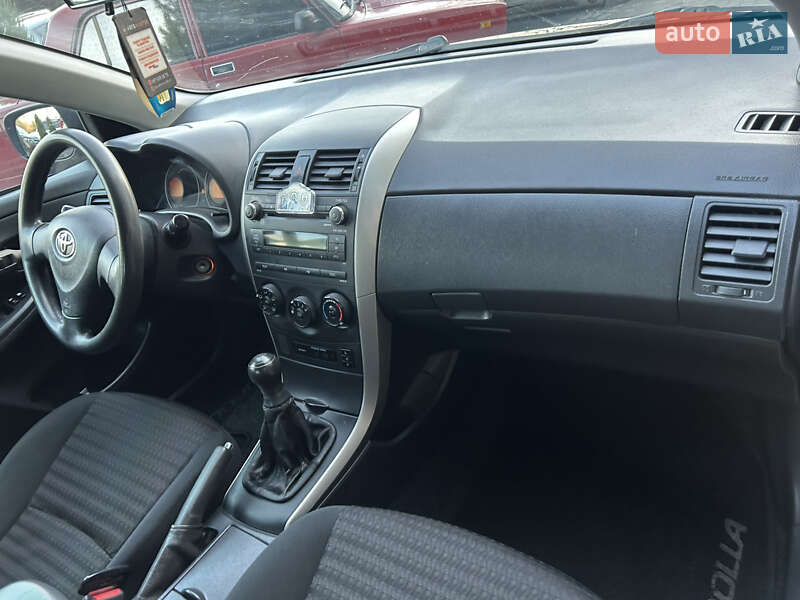 Седан Toyota Corolla 2008 в Дніпрі