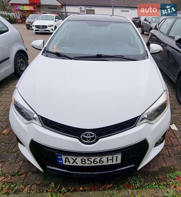 Седан Toyota Corolla 2014 в Харькове