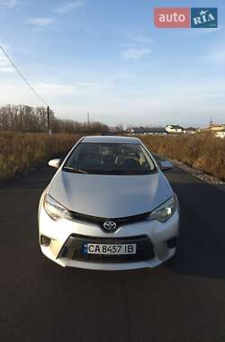Седан Toyota Corolla 2016 в Черкассах