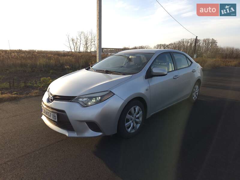 Седан Toyota Corolla 2016 в Черкасах