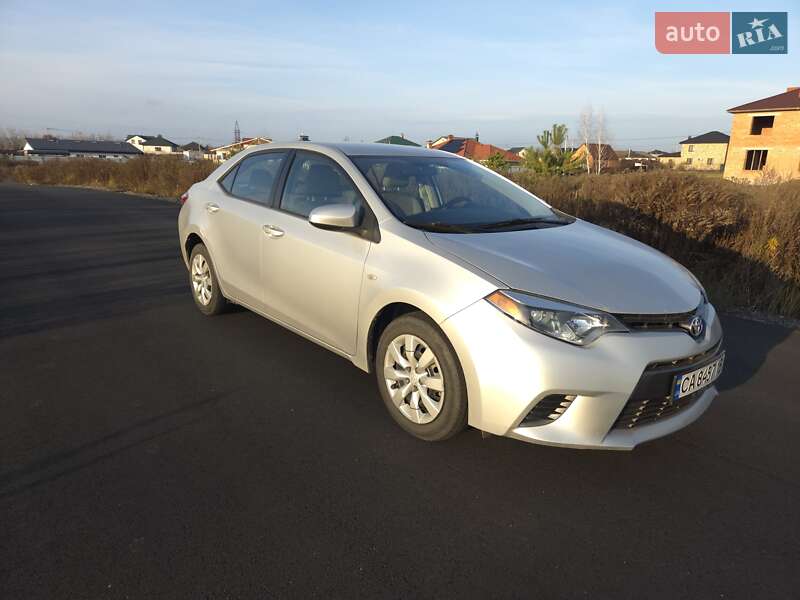 Седан Toyota Corolla 2016 в Черкасах