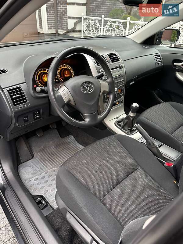 Седан Toyota Corolla 2008 в Києві