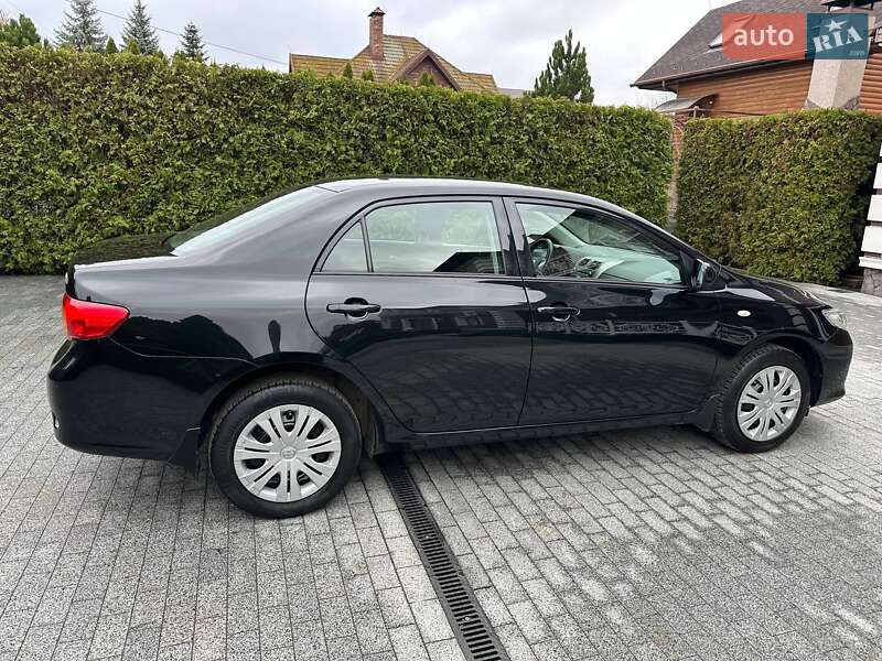 Седан Toyota Corolla 2008 в Києві