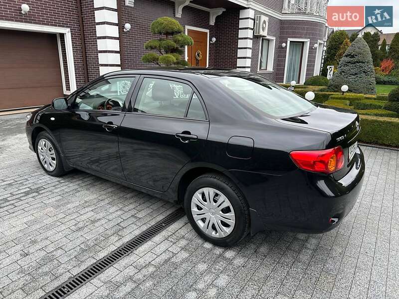 Седан Toyota Corolla 2008 в Києві