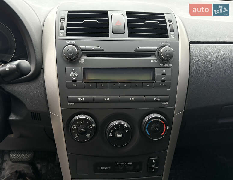 Седан Toyota Corolla 2008 в Харькове