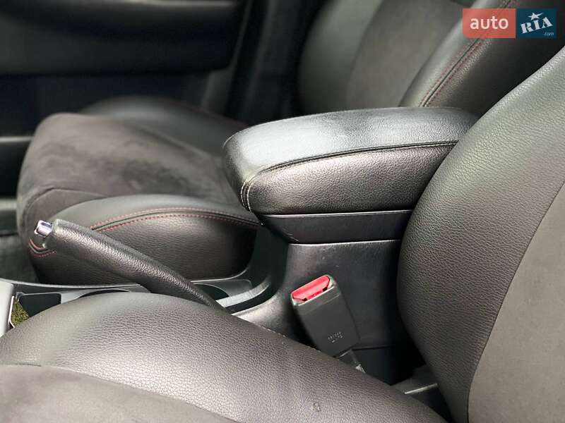 Хетчбек Toyota Corolla 2007 в Києві фото 41 Хетчбек Toyota Corolla 2007 в Києві