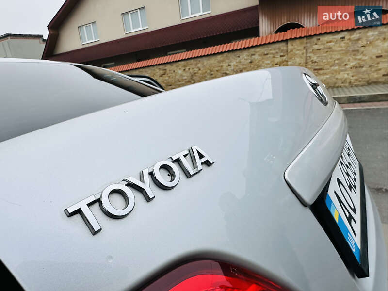 Седан Toyota Corolla 2008 в Грушево