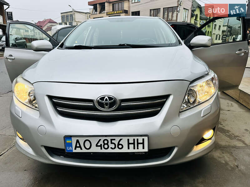 Седан Toyota Corolla 2008 в Грушево