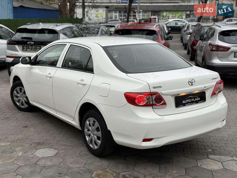 Седан Toyota Corolla 2011 в Одессе
