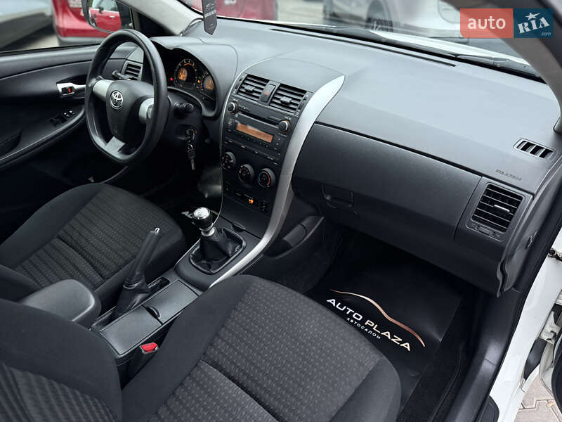 Седан Toyota Corolla 2011 в Одессе