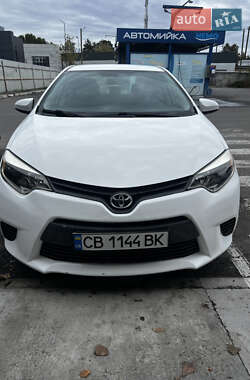 Седан Toyota Corolla 2015 в Чернігові