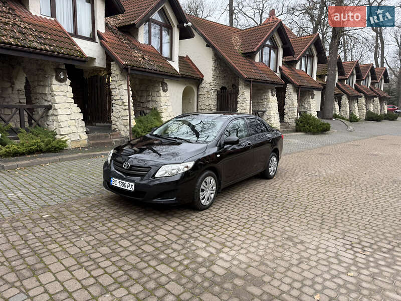 Седан Toyota Corolla 2008 в Львові