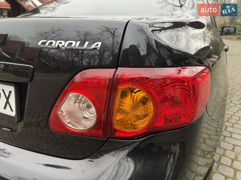 Седан Toyota Corolla 2008 в Львові