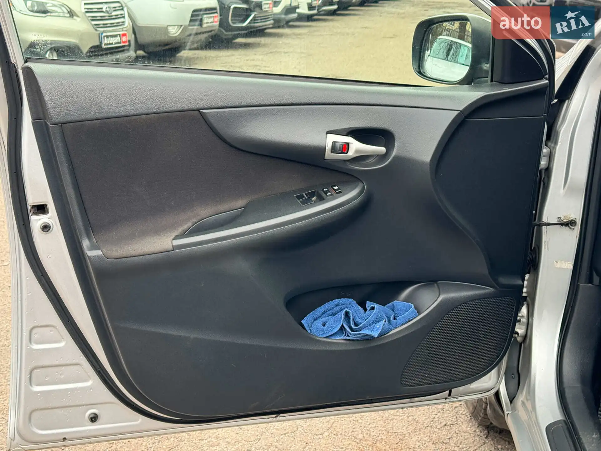 2010 Toyota Corolla - мініатюра 12