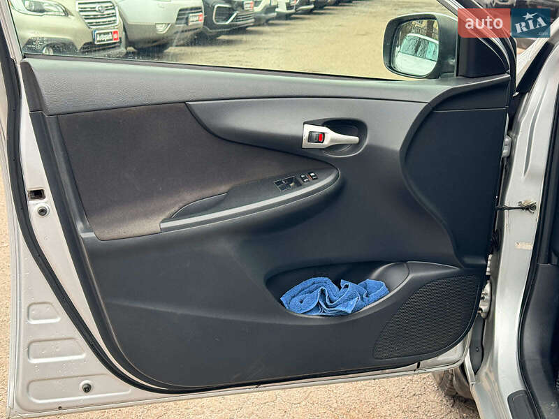 Седан Toyota Corolla 2010 в Вінниці