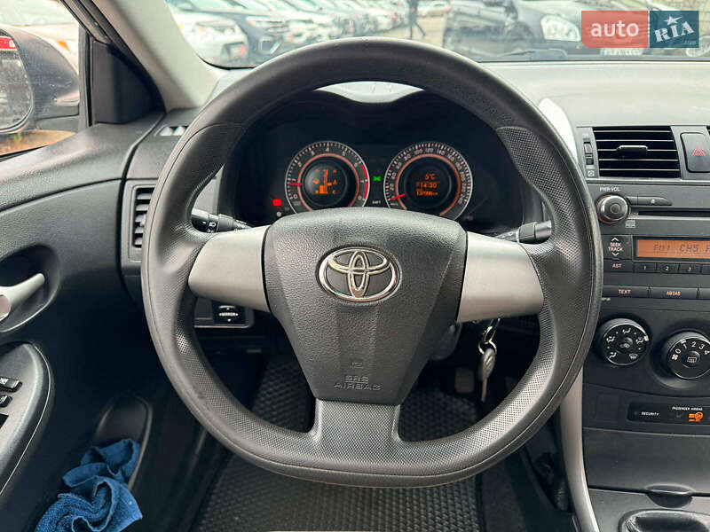 Седан Toyota Corolla 2010 в Вінниці