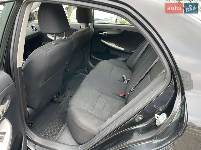 Седан Toyota Corolla 2008 в Львове