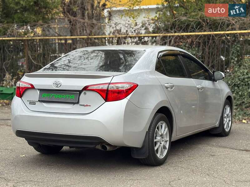 Седан Toyota Corolla 2015 в Одесі
