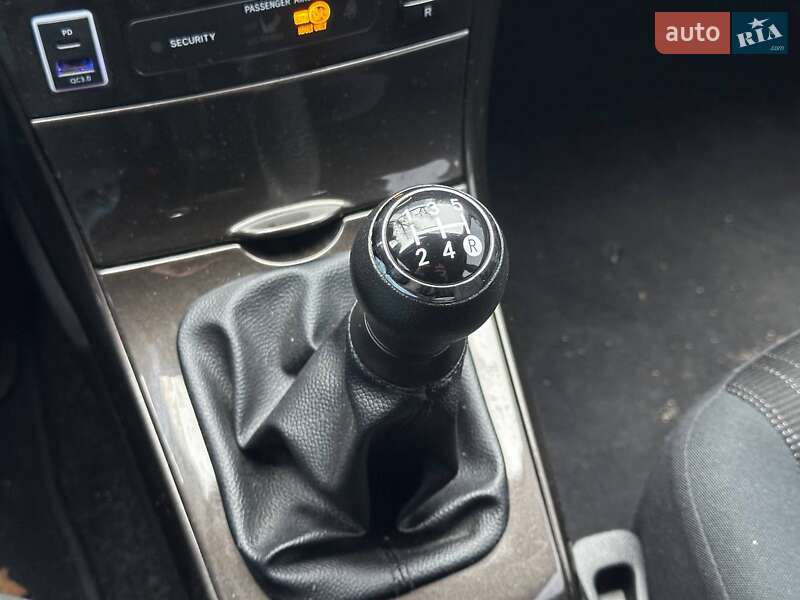 Седан Toyota Corolla 2007 в Києві фото 19 Седан Toyota Corolla 2007 в Києві