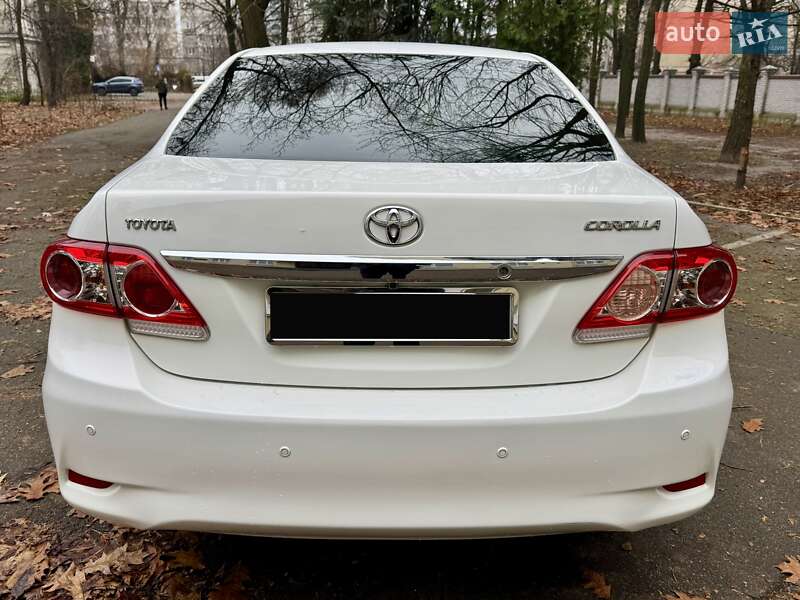Седан Toyota Corolla 2012 в Києві