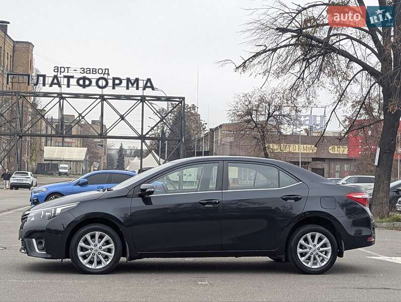 Седан Toyota Corolla 2013 в Києві