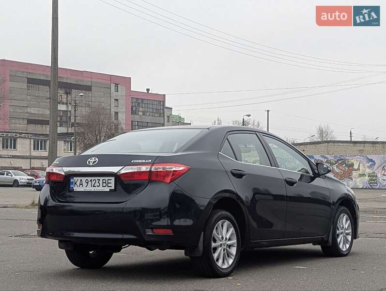 Седан Toyota Corolla 2013 в Києві